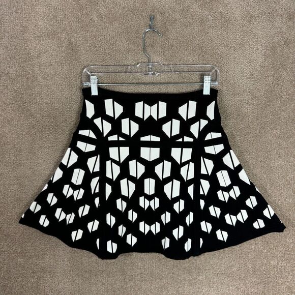 Diane Von Furstenberg Flote Mini Skirt Size Small Black/White Hounds Check Knit - Picture 7 of 11